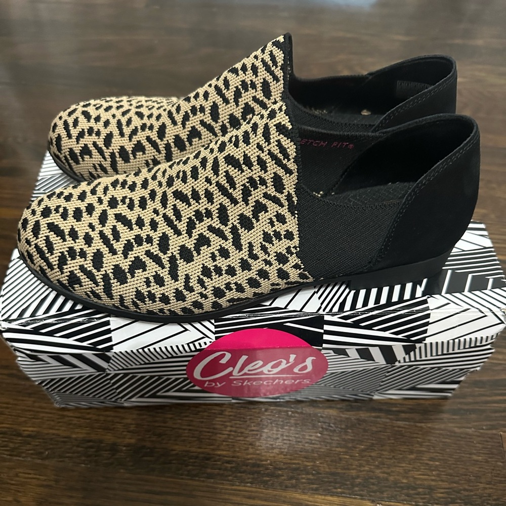 Cleo’s by Sketchers Slip On Shoes Size 7.5